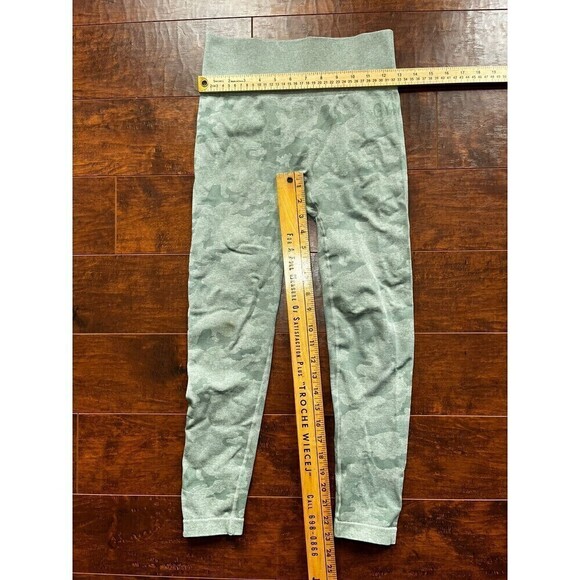 Gymshark Camo Seamless Sage Green Leggings ~ Read Below - Picture 2 of 4